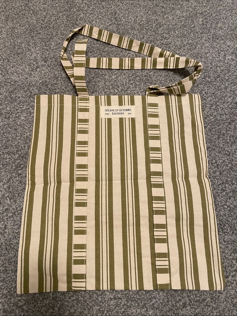 Sezane et Octobre Editions tote